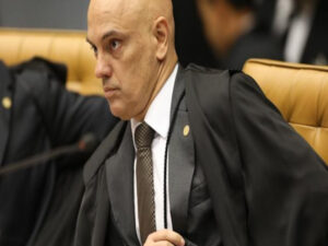 Alexandre de Moraes contesta aqueles que criticam urnas eletrônicas