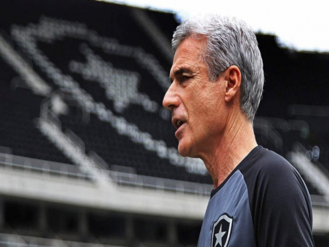 Bem vindo, Luís Castro! Técnico comanda Botafogo no campo pela primeira vez no Nilton Santos