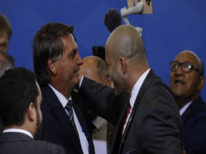 Bolsonaro usa caso de Daniel Silveira para reorganizar a militância