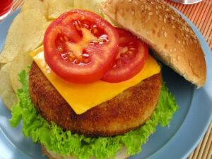 Dia do Hambúrguer: confira 6 receitas de hambúrguer caseiro com carne e vegano