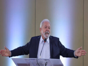 Eleições: Lula se reúne com nomes do MDB em busca de apoio do partido
