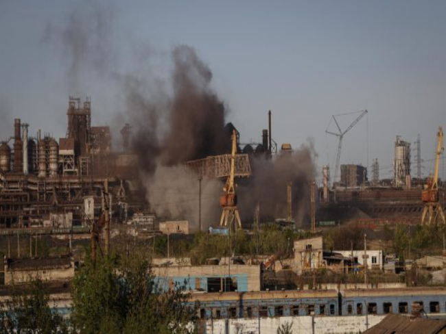 Ucrânia anuncia retirada de últimas tropas de siderúrgica e cede controle de Mariupol à Rússia