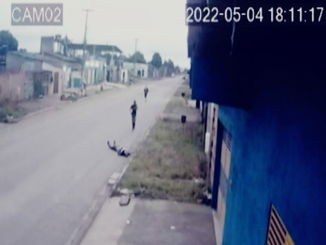 VÍDEO: Execução a tiros foi gravada por câmera de monitoramento   Rondoniaovivo.com