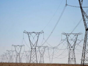 Aneel finaliza leilão de 13 lotes de transmissão de energia
