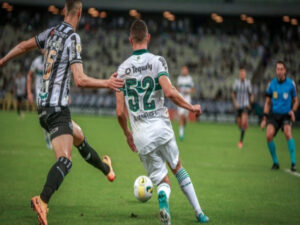 Com gol de Martínez no fim, Coritiba arranca empate do Ceará pelo Brasileirão na Arena Castelão
