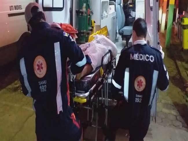 CONFUSÃO: Homem é agredido a pauladas enquanto comemorava aniversário   Rondoniaovivo.com