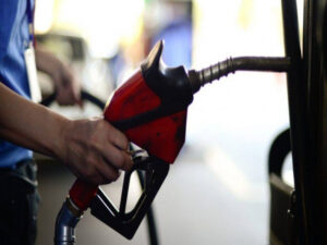 Congresso estuda auxílio de R$ 400 para caminhoneiros e novo vale gás