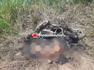 CRUELDADE: Homem é morto com tiro na nuca e tem corpo carbonizado junto com motocicleta   Rondoniaovivo.com