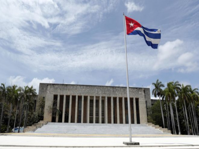 Cuba terá referendo para decidir sobre casamento gay