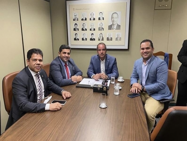 ENCONTRO ESTADUAL: Dep. Jair Montes recebe o pré candidato à presidência André Janones    Rondoniaovivo.com