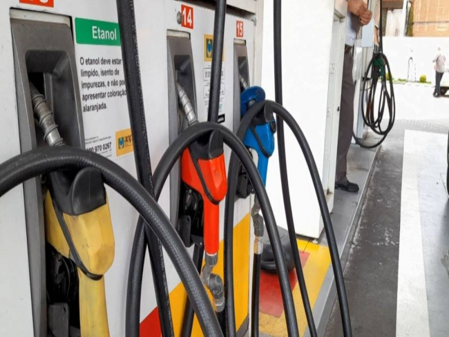Governo absorve críticas e reajuste auxílio diesel para R$ 1 mil