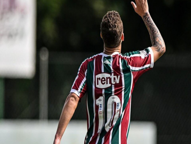 Grupo City volta à carga e quer a contratação de joia do Fluminense