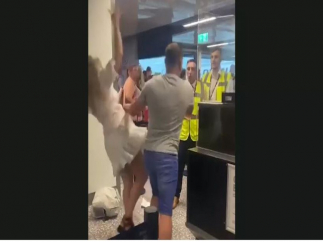Homem agride funcionários de aeroporto na Inglaterra; veja