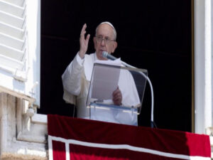 Papa Francisco critica Rússia, mas diz que guerra na Ucrânia pode ter sido “provocada”