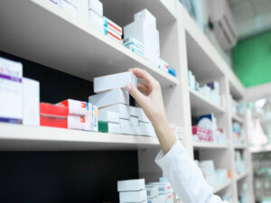 Procon RJ notifica farmácias que reajustaram preços acima do limite