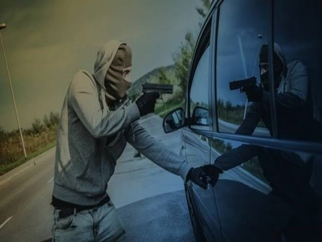 RENDIDO: Motorista de App tem carro roubado por criminosos na frente de escola   Rondoniaovivo.com