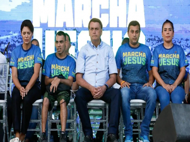 Sem citar escândalo do MEC, Bolsonaro discursa na Marcha para Jesus
