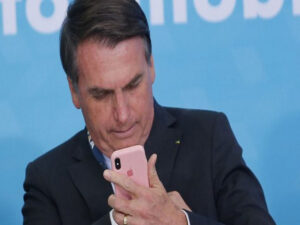 PT vai ao TSE e acusa Bolsonaro de impulsionamento digital irregular