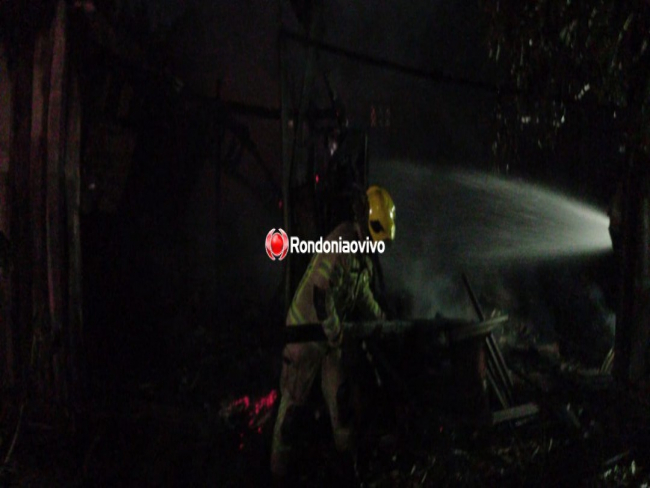 VÍDEO: Residência é destruída durante incêndio na zona Sul   Rondoniaovivo.com