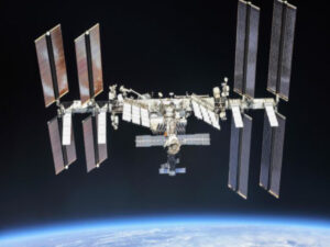 A saída dos russos da Estação Internacional significa uma nova Guerra Fria no espaço?