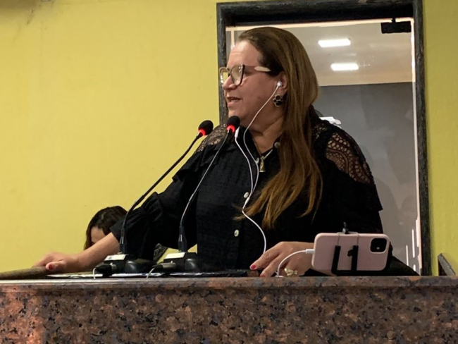 ELLIS REGINA: Vereadora vai pedir a criação da Secretaria de Defesa Animal   Rondoniaovivo.com