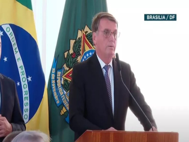 Em vídeo, Bolsonaro defende redução da TEC e acordo com Cingapura