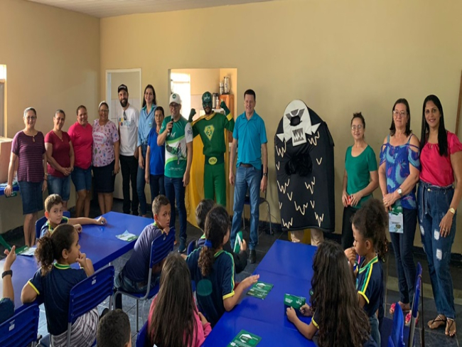 ESCOLAS: MFM e Prefeitura de Urupá desenvolvem a cultura da reciclagem   Rondoniaovivo.com