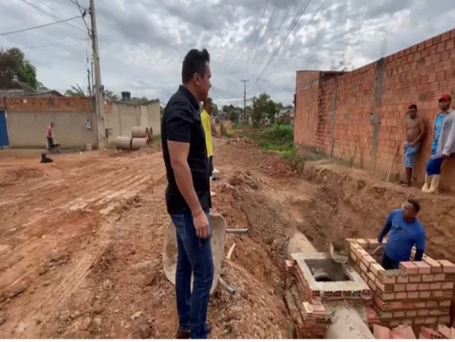 FISCALIZAÇÃO: Edmilson Dourado acompanha obras de drenagem e asfaltamento na zona sul   Rondoniaovivo.com