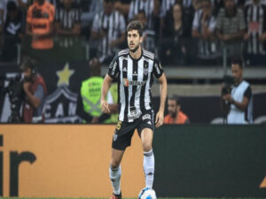 Igor Rabello lamenta gols sofridos em bolas paradas, mas acredita na classificação do Atlético MG