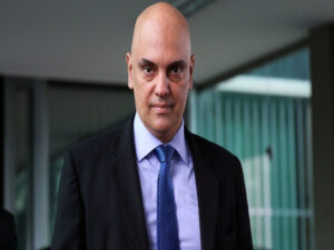 PGR faz pedido a Moraes sobre inquérito contra Bolsonaro