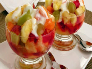 Saladas de frutas incrementadas para o fim de semana