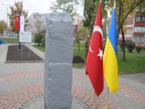 Ucrânia e Turquia assinam acordo para reconstrução no pós guerra