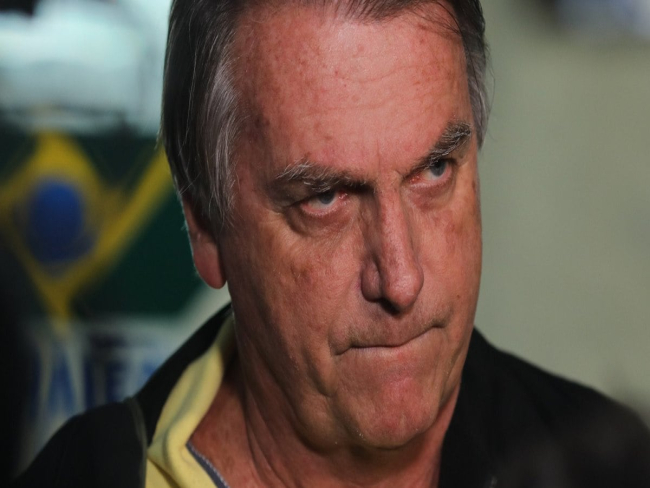 Bolsonaro chega à PF para depor sobre trama golpista