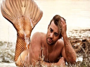 Homem tritão faz sucesso no Instagram com cauda de sereia   Mundo Masculino   iG