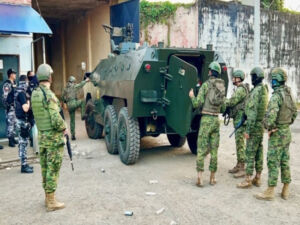 Militares invadem presídio no Equador após massacre