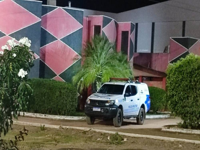 NO ENTUSIASMO: Casal estraga utensílios em motel, se recusa a pagar e PM é acionada   Rondoniaovivo.com