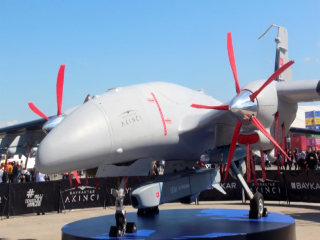 Rússia confirma ataque de drones ucranianos ao porto de Sevastopol