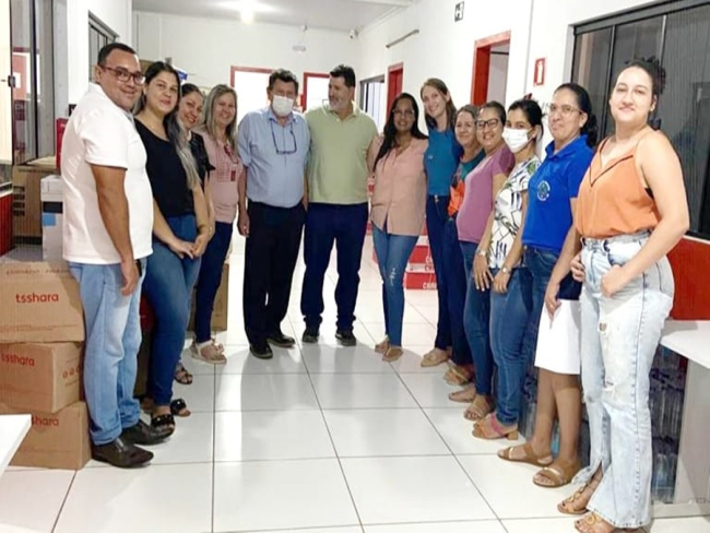 TEIXEIRÓPOLIS: Deputada Lebrinha prestigia entrega de computadores para educação municipal    Rondoniaovivo.com