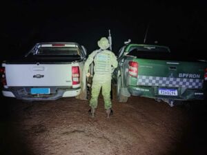 NA FRONTEIRA – POLÍCIA MILITAR RECUPERA CAMINHONETE ROUBADA EM PORTO VELHO