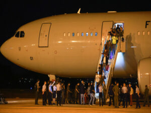 Brasil retira de Israel mais 215 cidadãos no quinto voo de repatriamento