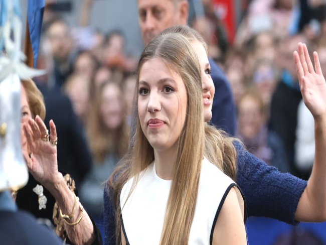 Infanta Sofia dá nas vistas com vestido que deixou barriga 'à espreita'