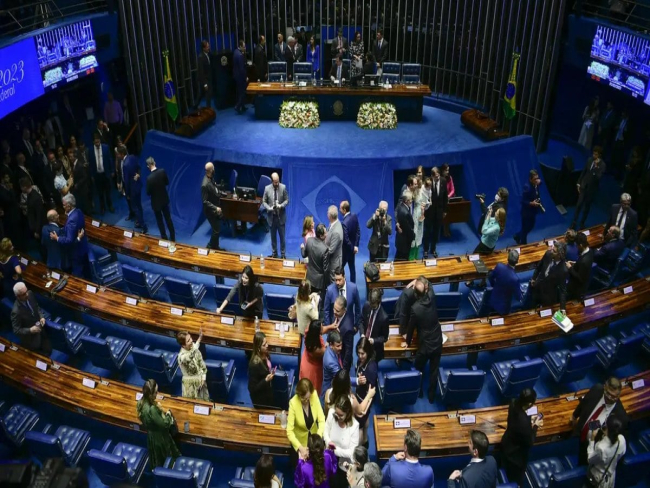 Oposição quer explicação de Mauro Vieira no Senado sobre Lula e Israel