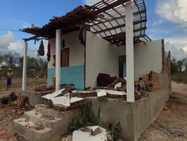 Vídeo: tornado deixa casas destelhadas no Alagoas, em evento raro