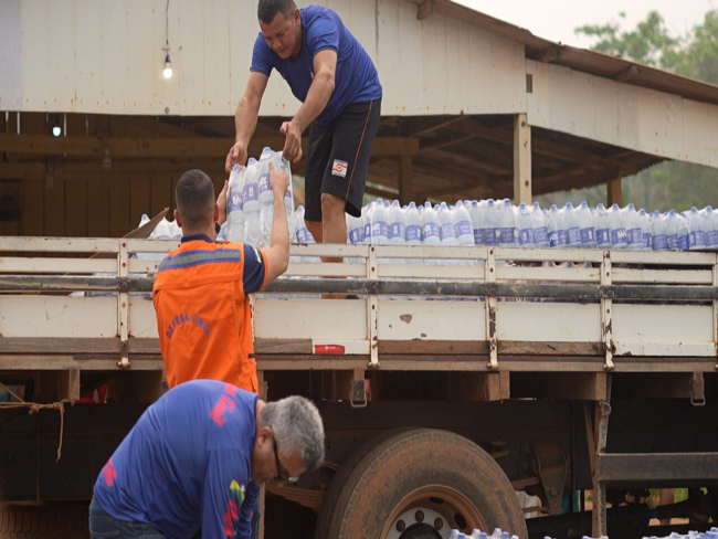 Assistência Social   Governo de RO distribui água potável para moradores de comunidades no entorno do Rio Madeira, em Porto Velho   Governo do Estado de Rondônia     		Governo do Estado de Rondônia