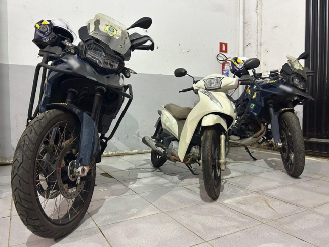 PRF recupera veículo roubado em Porto Velho RO — Polícia Rodoviária Federal