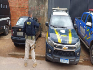 Em Porto Velho RO, Polícia Rodoviária Federal recupera veículo com restrição de roubo e furto — Polícia Rodoviária Federal
