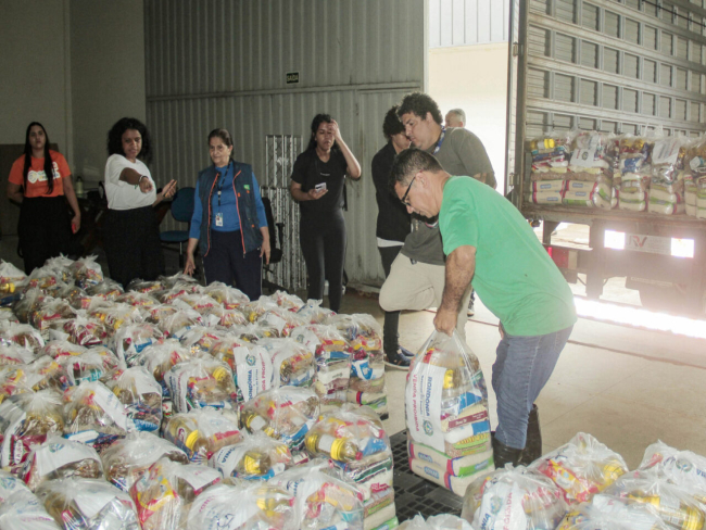 Assistência Social   Governo de RO entrega cestas básicas para famílias do Médio Madeira   Governo do Estado de Rondônia     		Governo do Estado de Rondônia