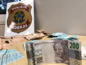 PF prende dois homens com quantia em notas falsas recebidas pelos Correios em Vilhena/RO — Polícia Federal