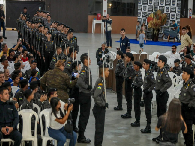 Polícia Militar   Edição 2025 do Programa Policial Militar Mirim do governo de RO inicia com 1.500 alunos de 16 municípios   Governo do Estado de Rondônia     		Governo do Estado de Rondônia