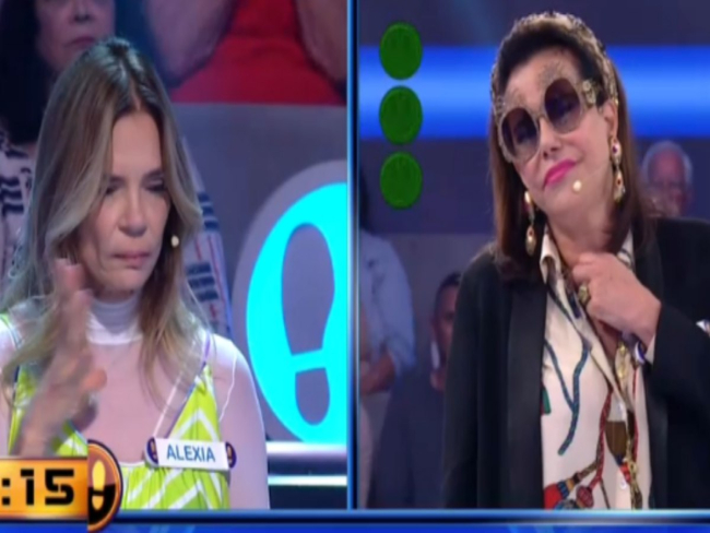 Narcisa apronta e derruba amiga no Acerte ou Caia da Record